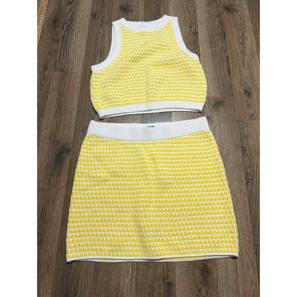 Future Collective Outfit Womens Size Small Yellow White Skirt & Tank Top